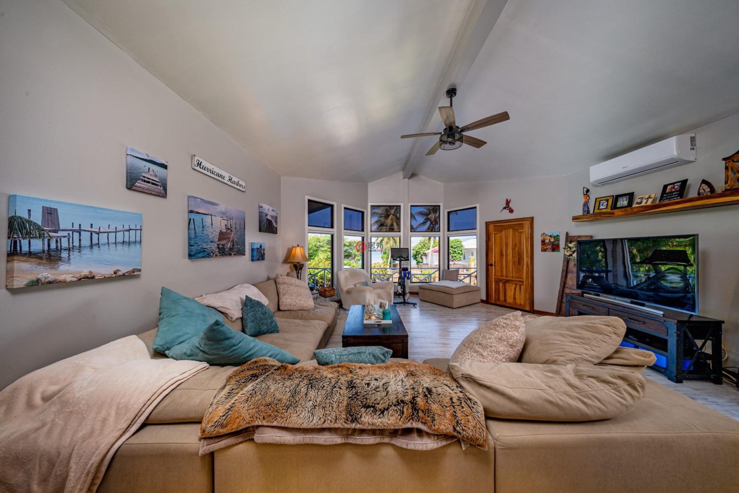 洪都拉斯海湾群岛Roatán的独栋别墅，Casa Seaclusion - 4B/3B Home with Oceanfront Lot，编号76643878