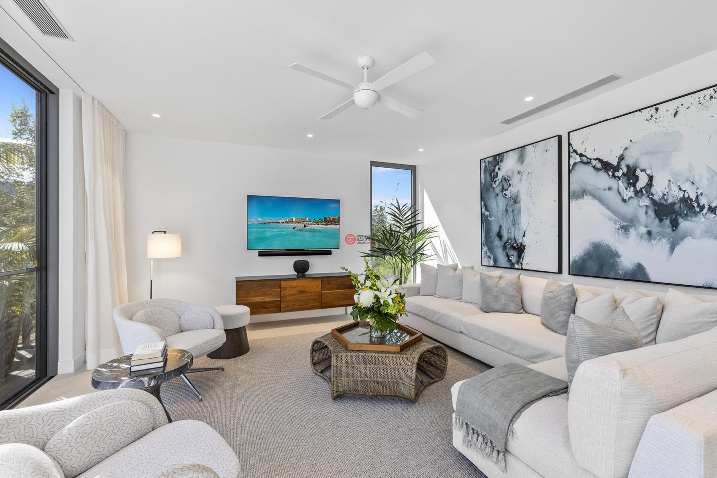 特克斯與凱科斯群島的独栋别墅，South Bank Lagoon Beach Villa 7，编号77992119