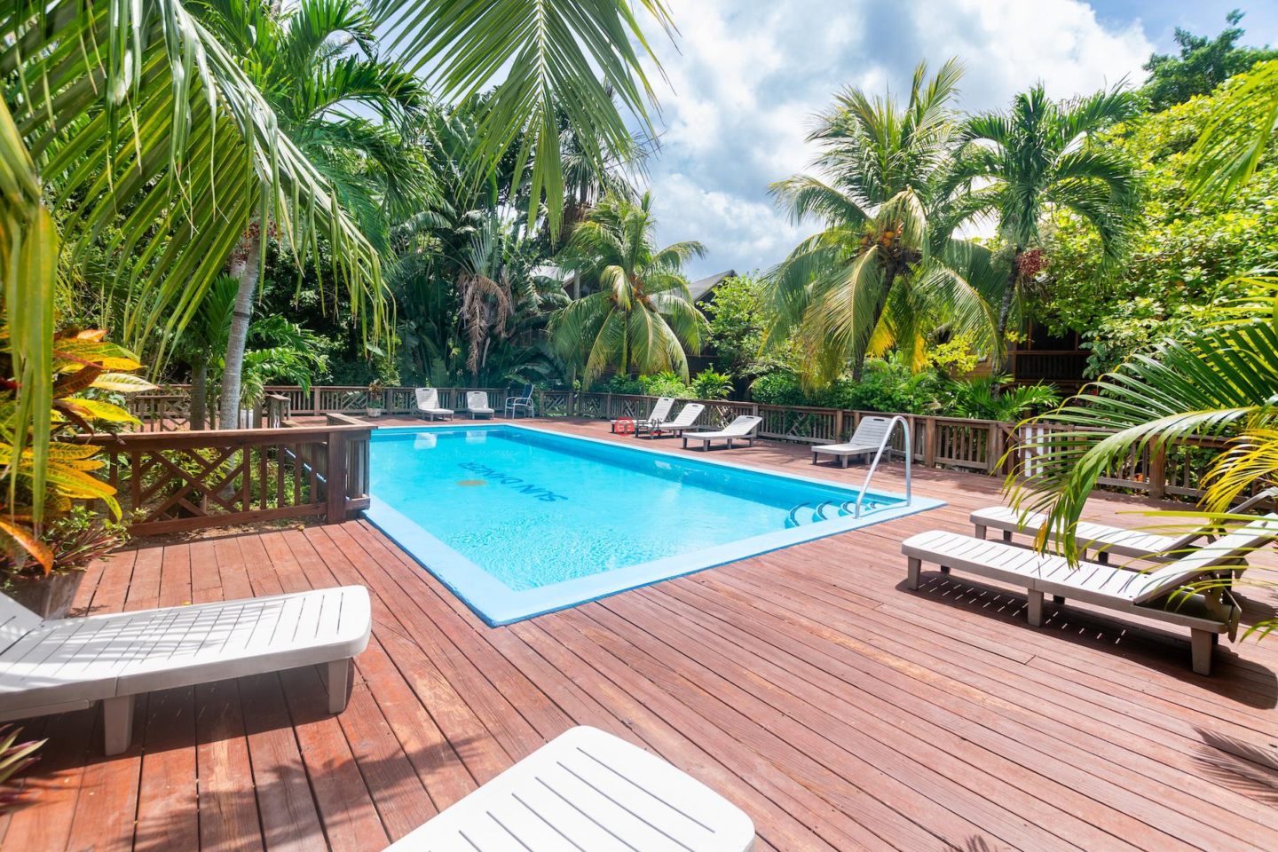 洪都拉斯海湾群岛Roatán的独栋别墅，Totally Turnkey Tropical Home in Sundancer Cabanas，编号78282837