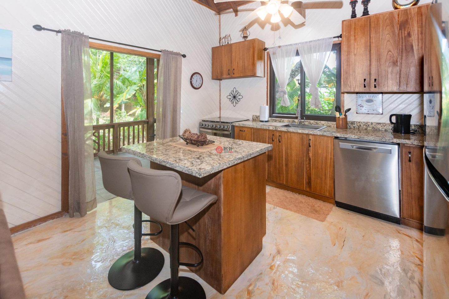 洪都拉斯海湾群岛Roatán的独栋别墅，Totally Turnkey Tropical Home in Sundancer Cabanas，编号78282837