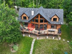 加拿大魁北克Amherst的独栋别墅，121 Ch. du Pavillon-Kanata，编号77161753