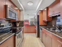 美国佛罗里达州里维埃拉海滩的公寓，3000 N Ocean Dr Unit# 24H，编号76433789