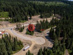 加拿大不列颠哥伦比亚省Sun Peaks的公寓，LOT 4 MCGILLIVRAY LAKE，编号75526920