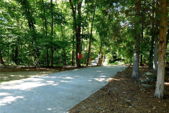 美国兰德尔曼4卧5卫的独栋别墅