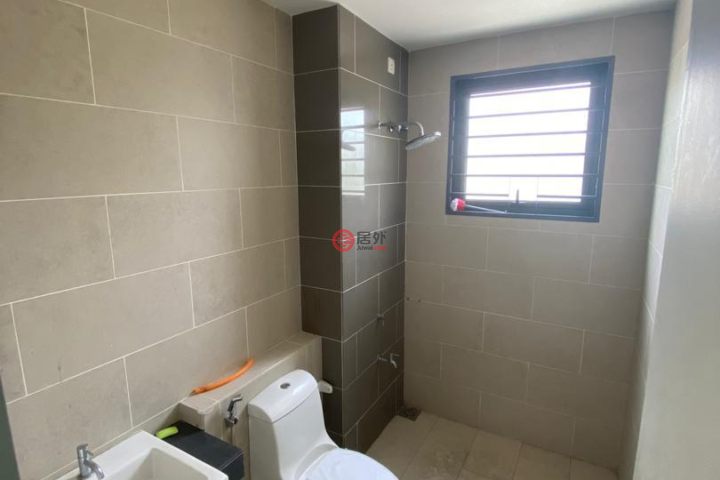 马来西亚莎阿南5卧4卫的公寓